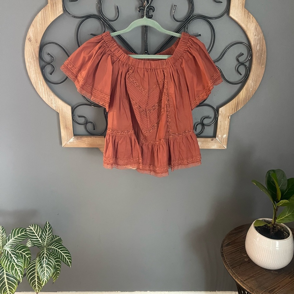 NWT En Creme Off-Shoulder Terracotta Blouse